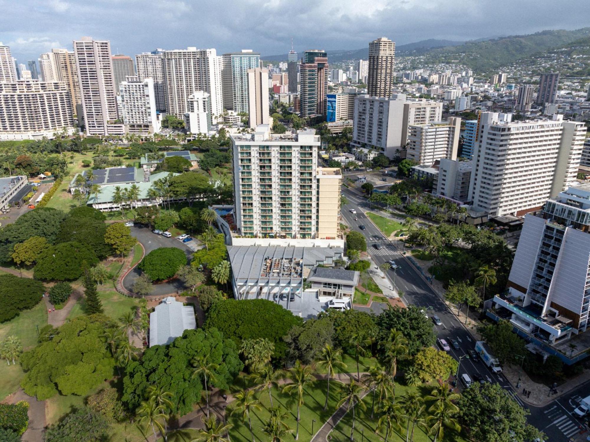 Luana Waikiki Hotel & Suites Honolulu Exterior photo